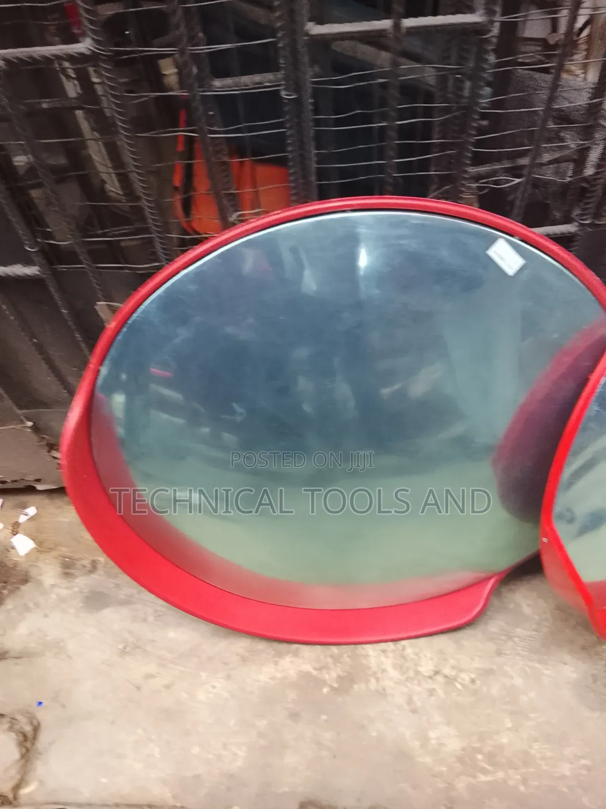 Name: Convex Safety Mirror (Traffic/Driveway Mirror)