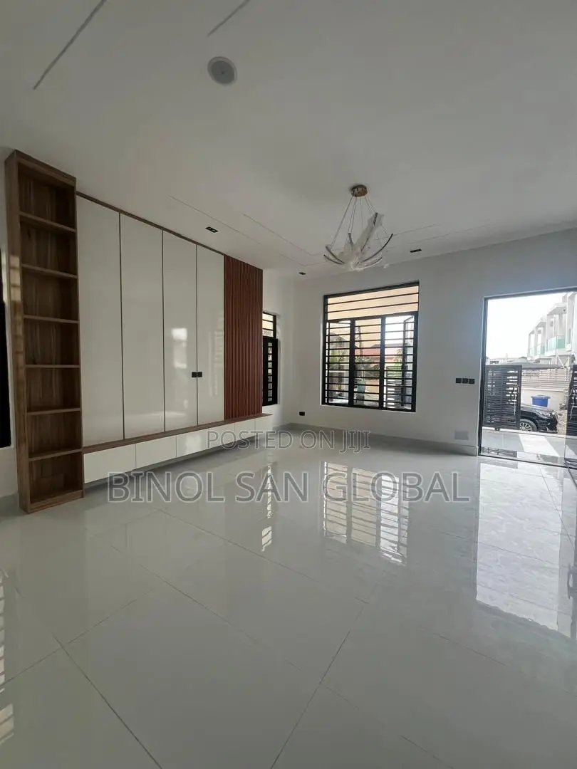 5bdrm Duplex in Thomas Estate, Ajah for sale