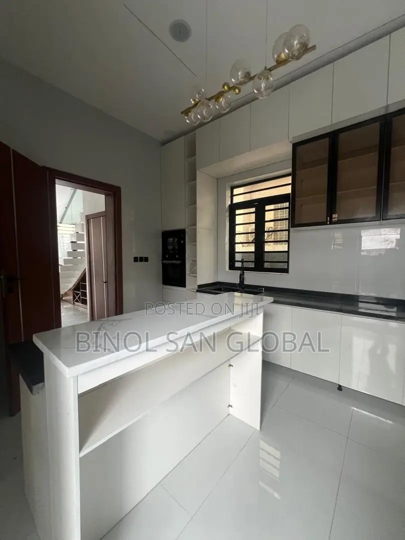 5bdrm Duplex in Thomas Estate, Ajah for sale