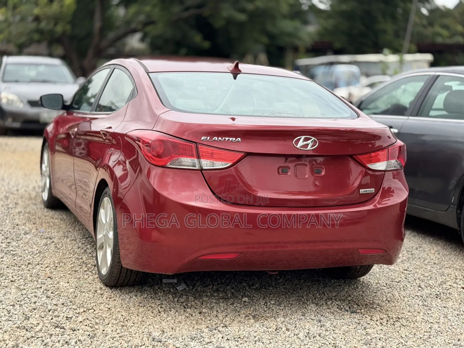 Hyundai Elantra Limited Sedan FWD (1.8L 4cyl 6A) 2013 Red