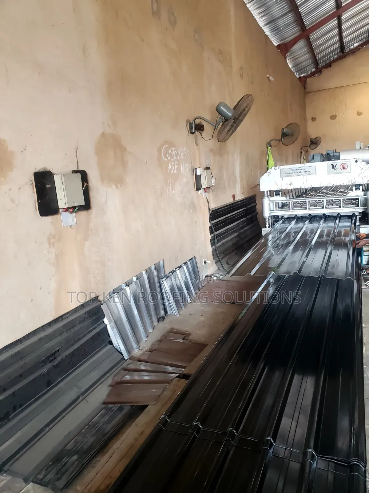 Heavy-Duty 0.58mm Traffic Black Longspan Aluminium Roofing Sheet