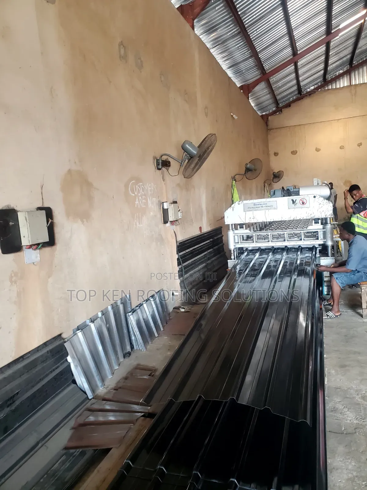 Heavy-Duty 0.58mm Traffic Black Longspan Aluminium Roofing Sheet