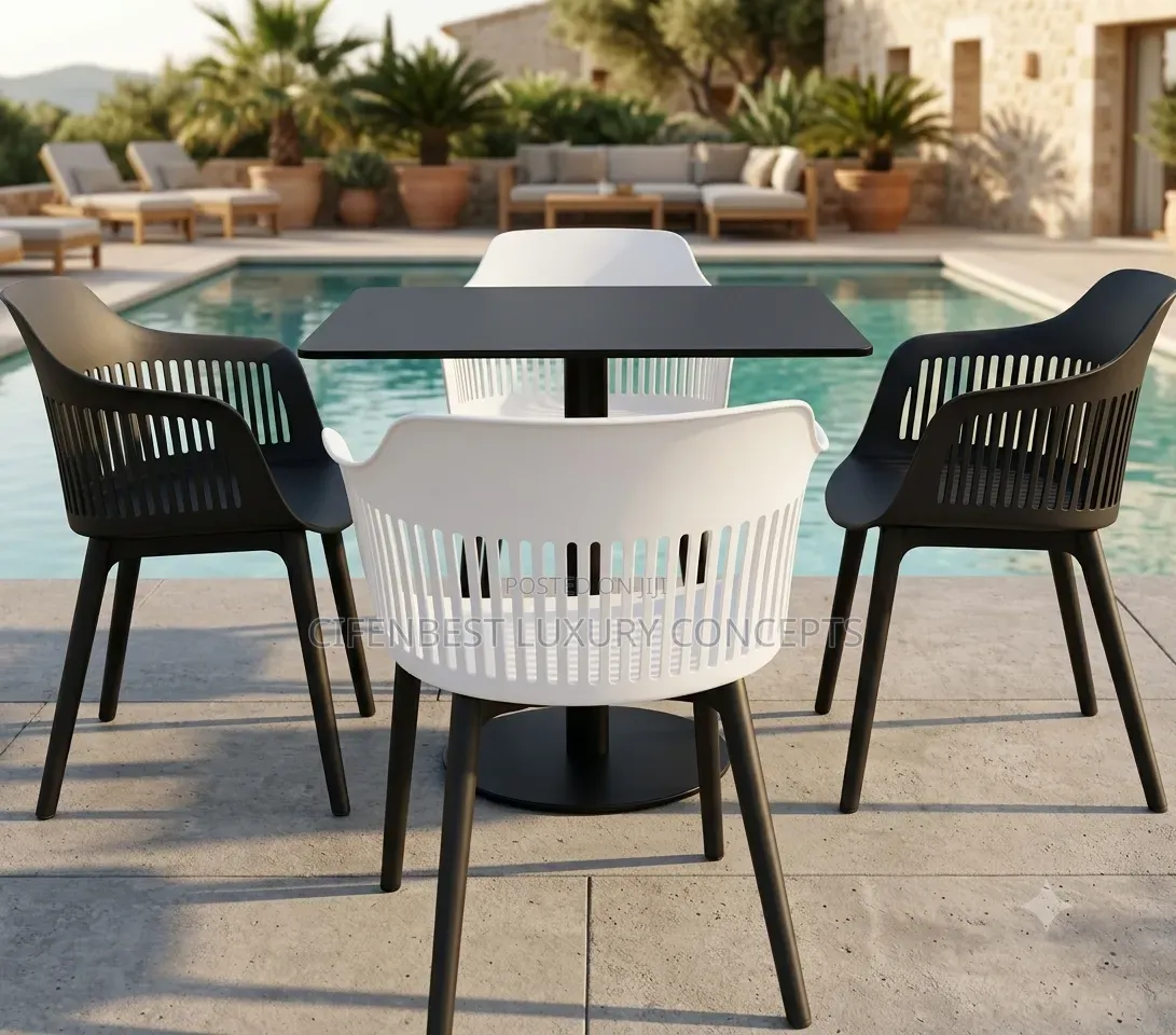 Modern Wooden Top Squared Restaurant Table With Four Chairs