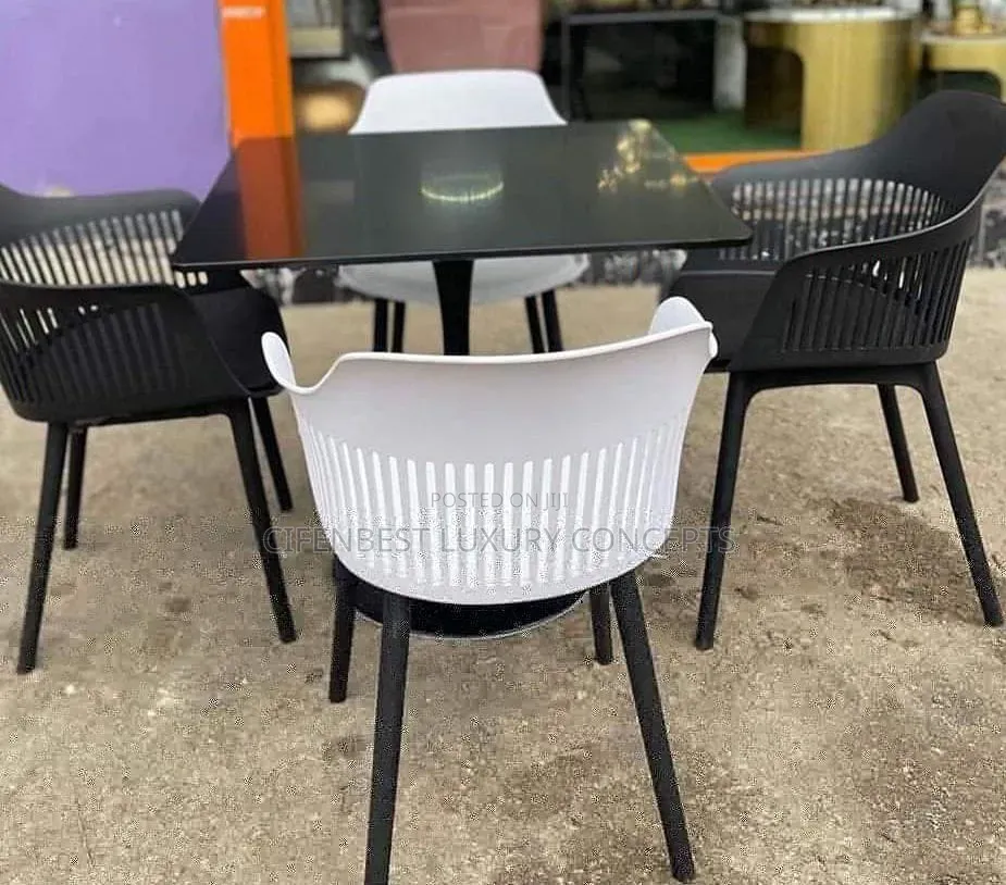 Modern Wooden Top Squared Restaurant Table With Four Chairs