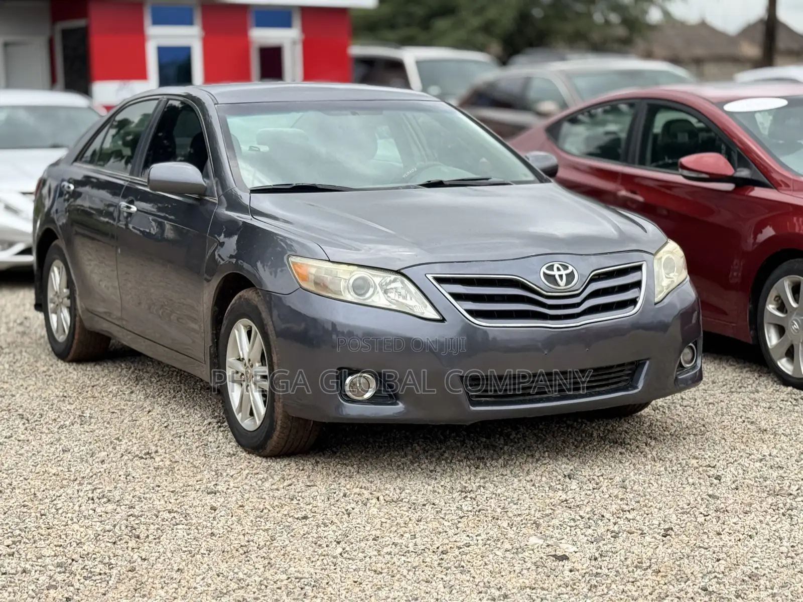 Toyota Camry LE 4dr Sedan (2.5L 4cyl 6A) 2011 Gray