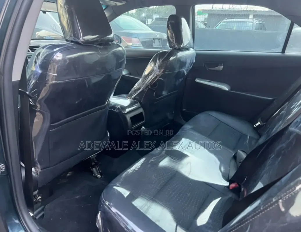 Toyota Camry SE Sport 4dr Sedan w/Prod. End 11/13 (2.5L 4cyl 6A) 2014