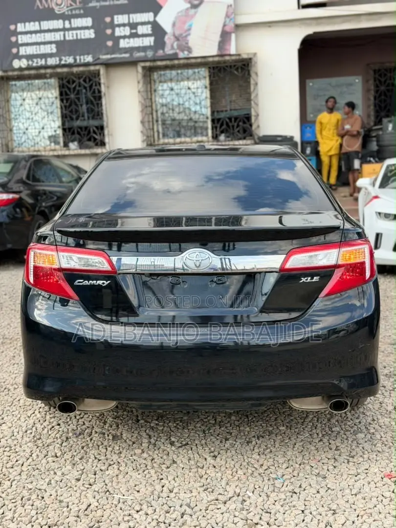 Toyota Camry XLE 4dr Sedan (3.5L 6cyl 6A) 2014 Black