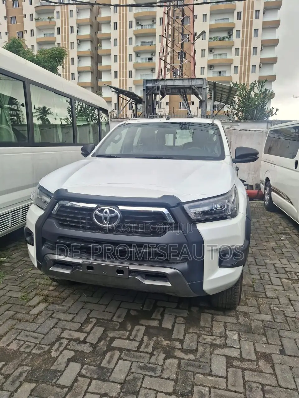 New Toyota Hilux 2025 White
