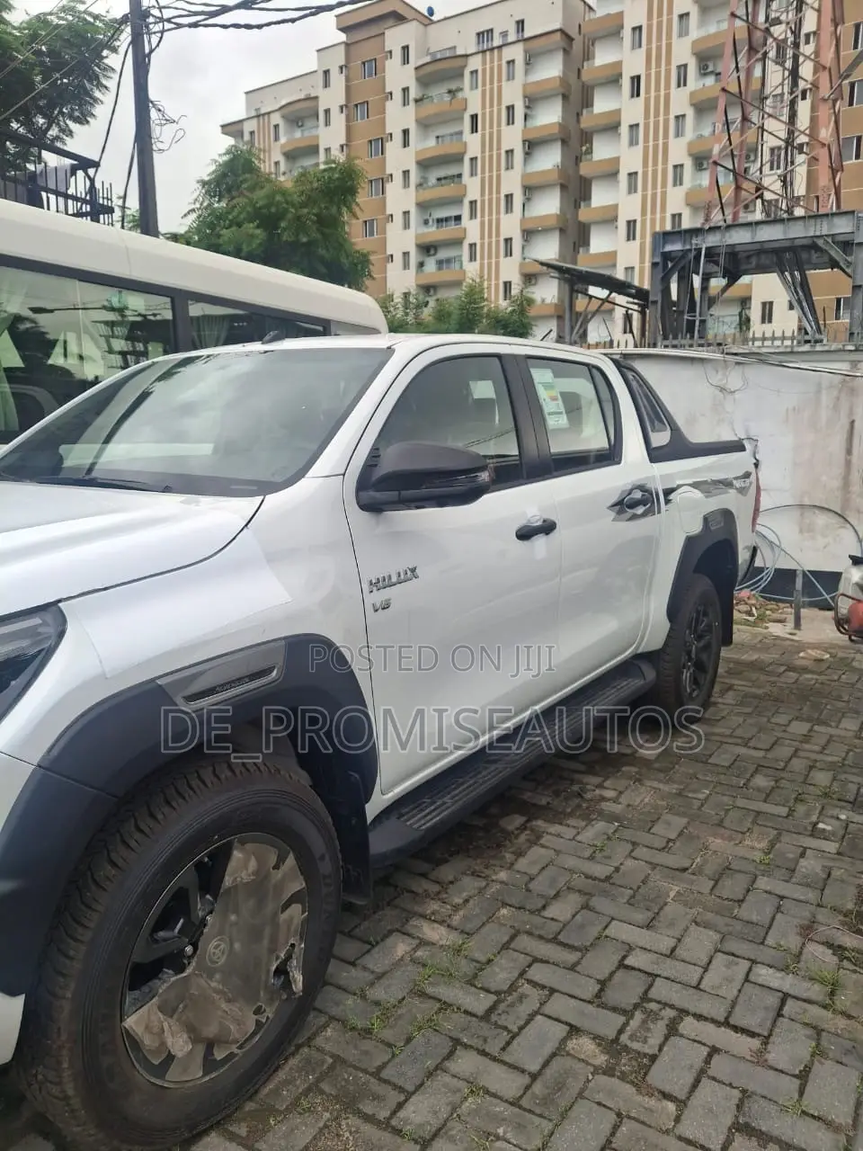 New Toyota Hilux 2025 White