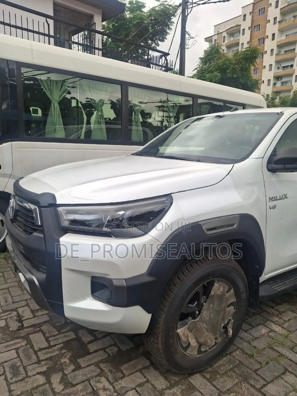 New Toyota Hilux 2025 White