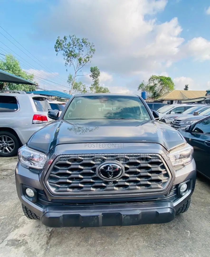 Toyota Tacoma 2023 Gray