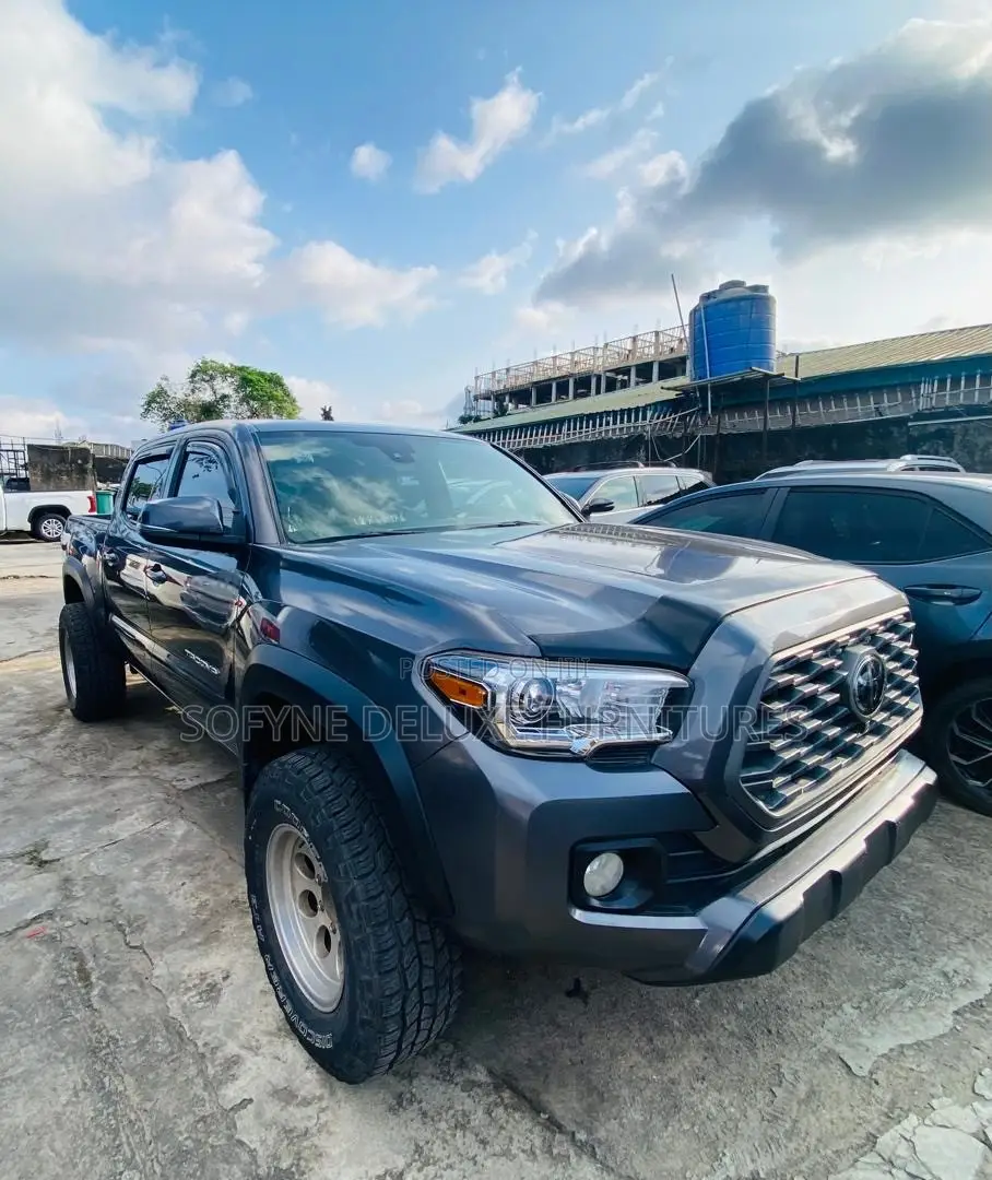 Toyota Tacoma 2023 Gray