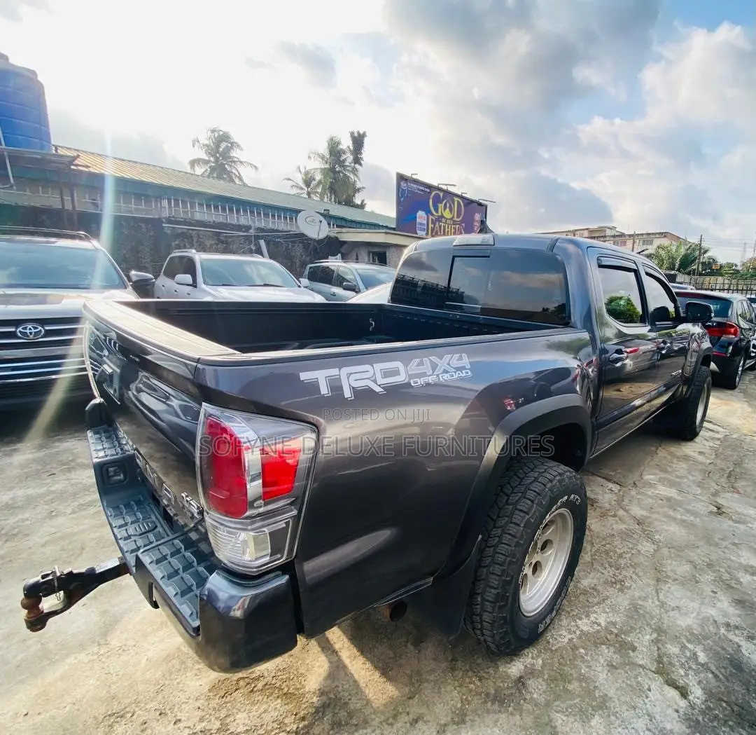 Toyota Tacoma 2023 Gray