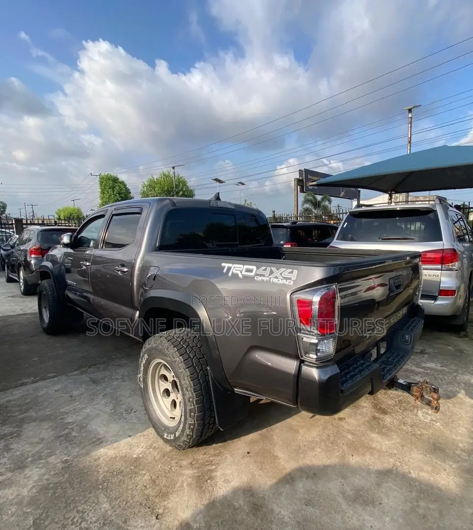 Toyota Tacoma 2023 Gray