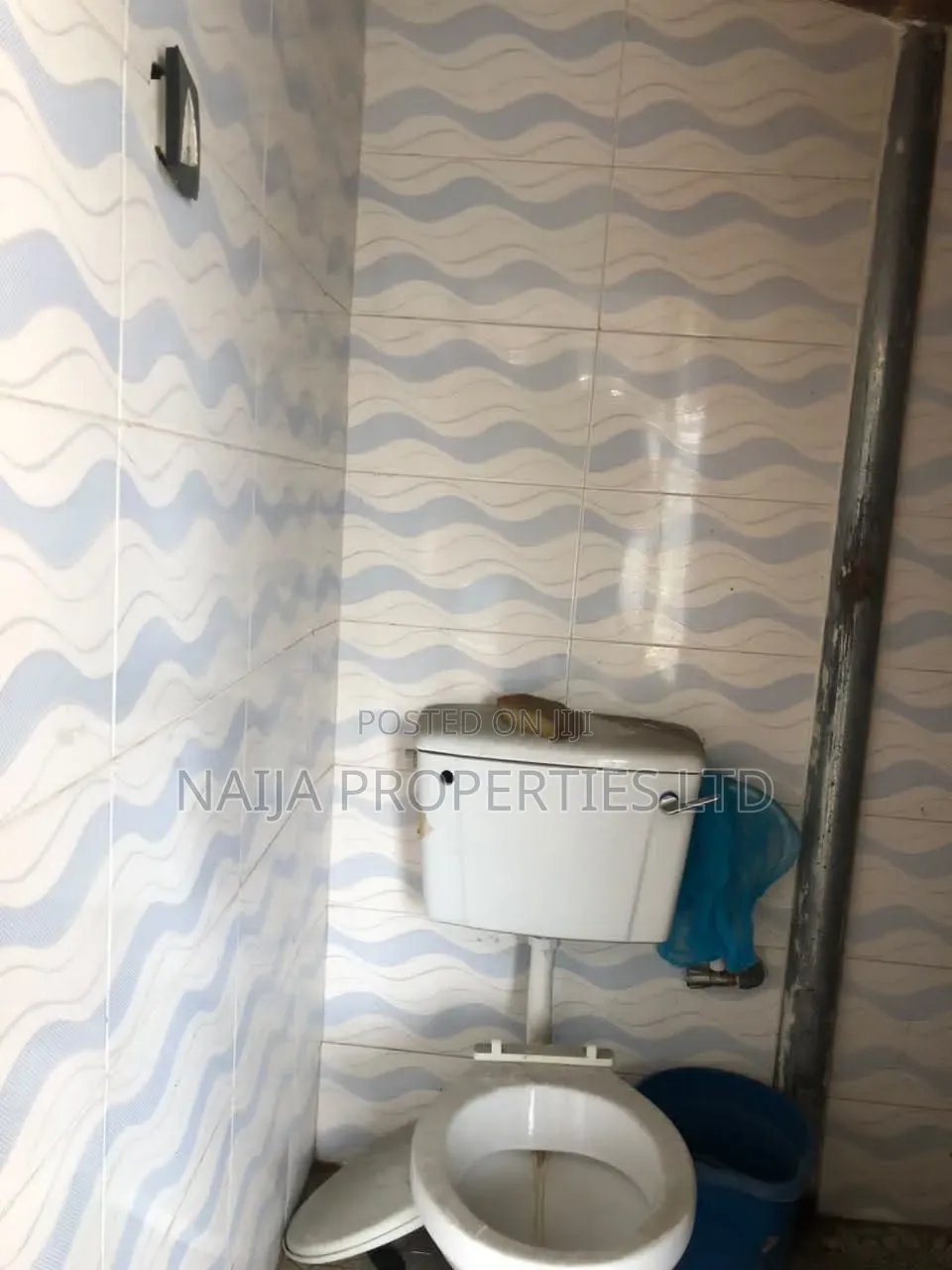 Shop/Office Space on a Busy Rd at Lekki Phase 1 for Rent