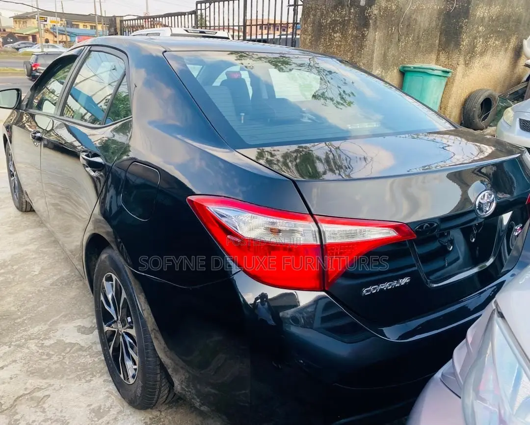 Toyota Corolla 2016 Black
