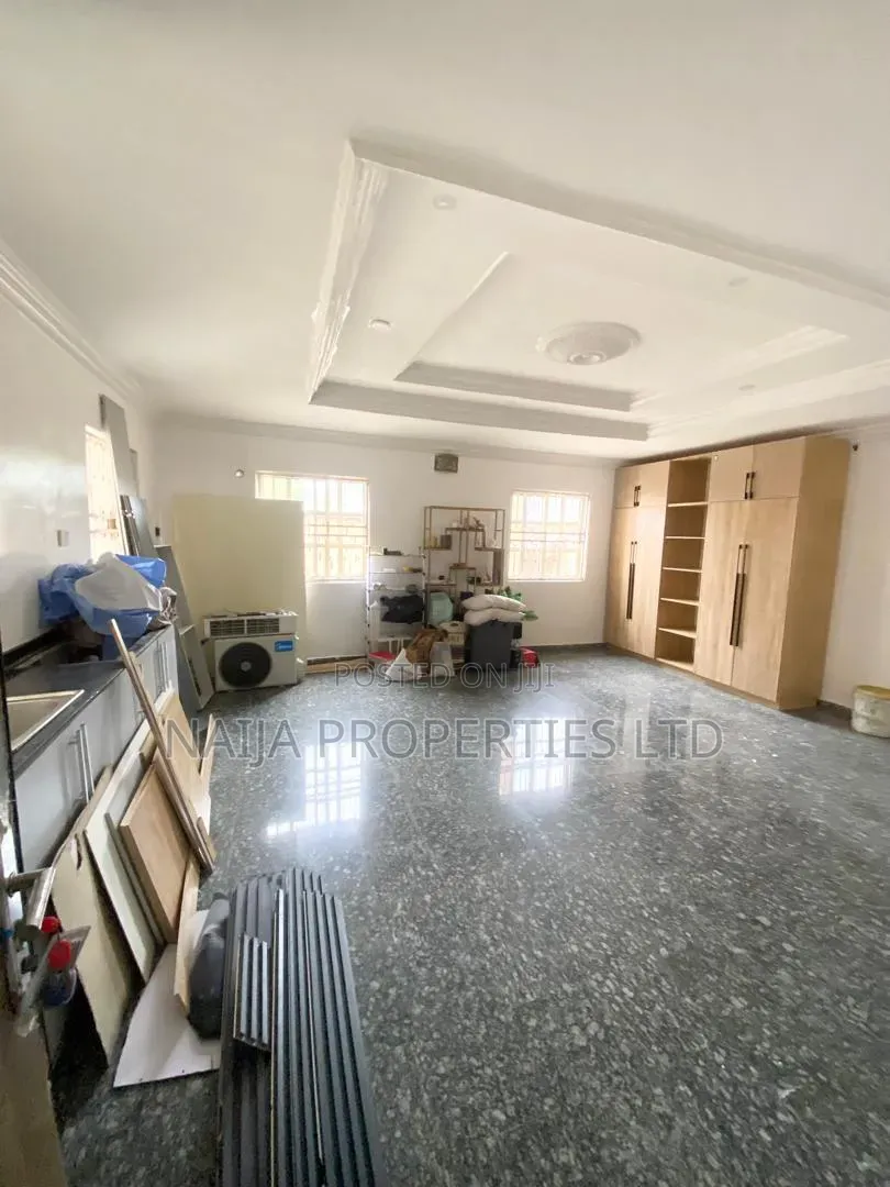 Studio Apartment in Off Bisola Durosinmi, Lekki Phase 1 for rent