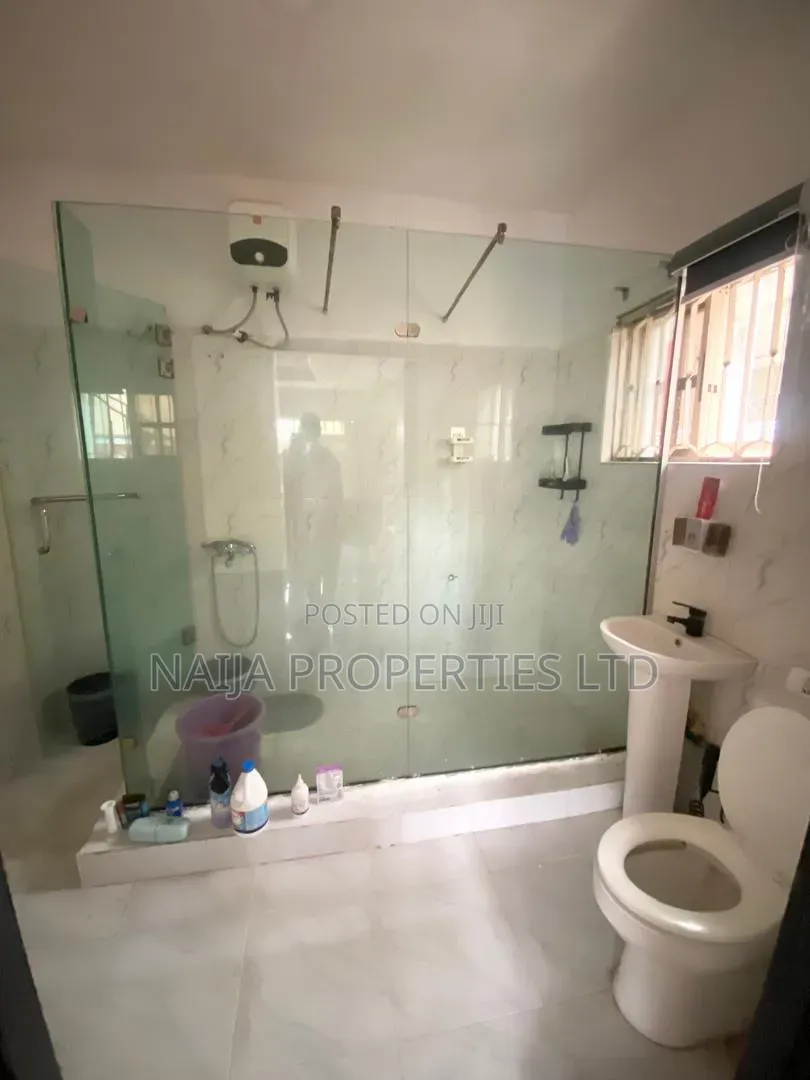 Studio Apartment in Off Bisola Durosinmi, Lekki Phase 1 for rent