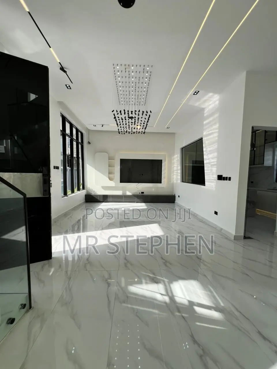 4bdrm Duplex in Palm Estate for sale