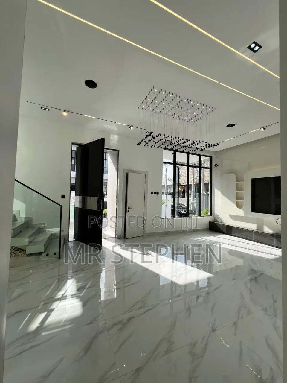 4bdrm Duplex in Palm Estate for sale