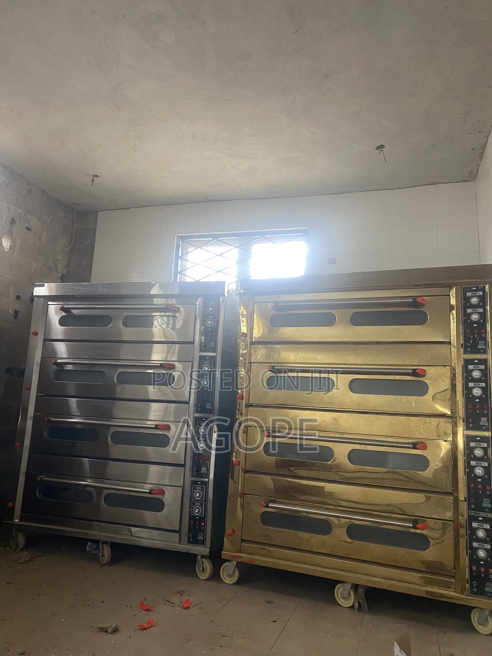 Fairly Used Commercial 1bag Oven 4deck and 16trays