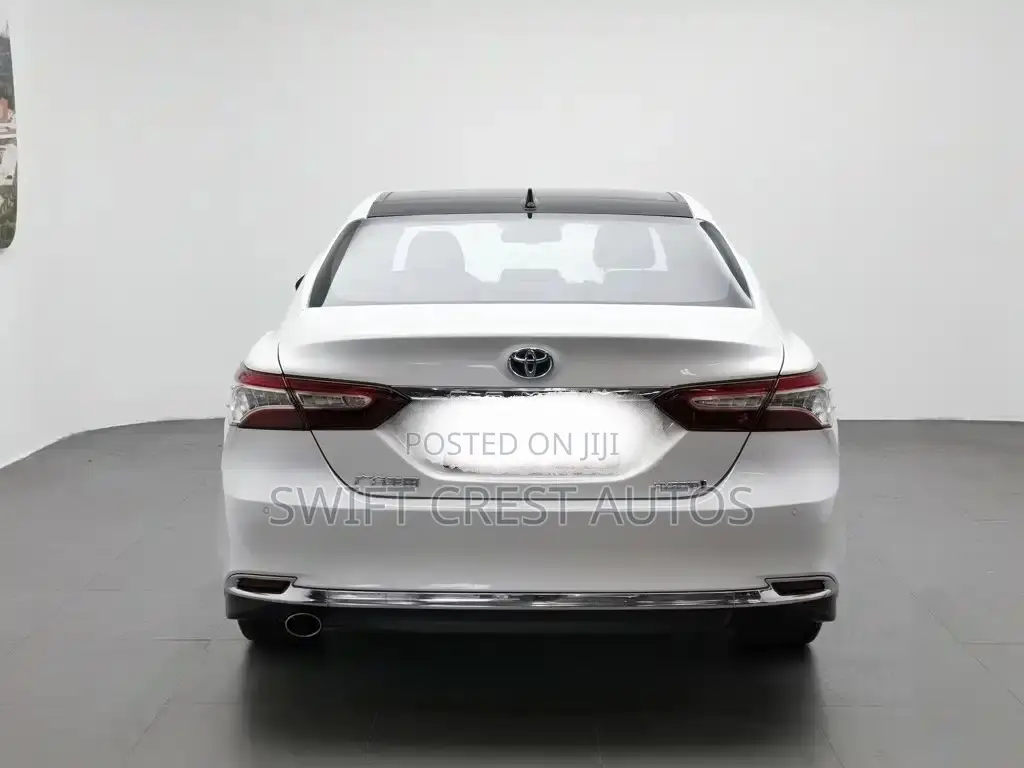 Toyota Camry XLE 2023 White
