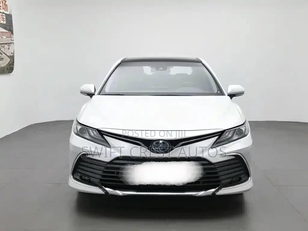 Toyota Camry XLE 2023 White