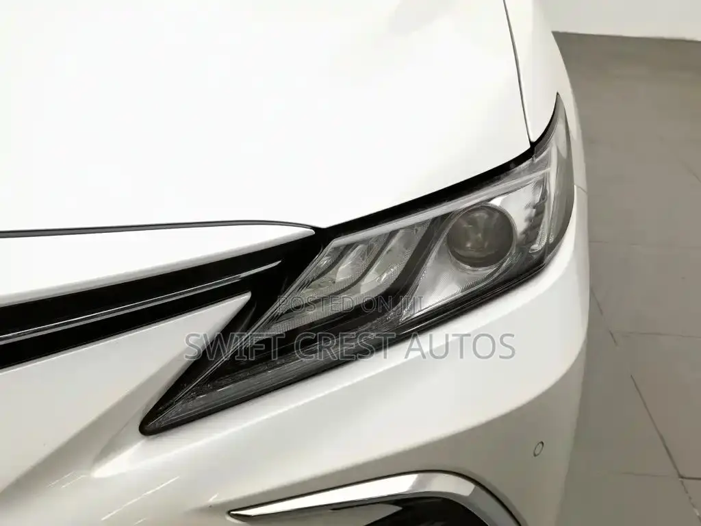 Toyota Camry XLE 2023 White
