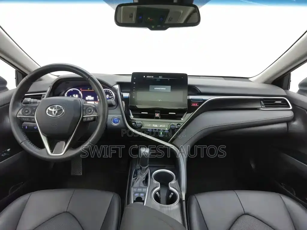Toyota Camry XLE 2023 White
