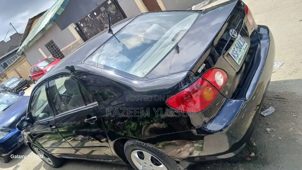 Toyota Corolla LE 2004 Black