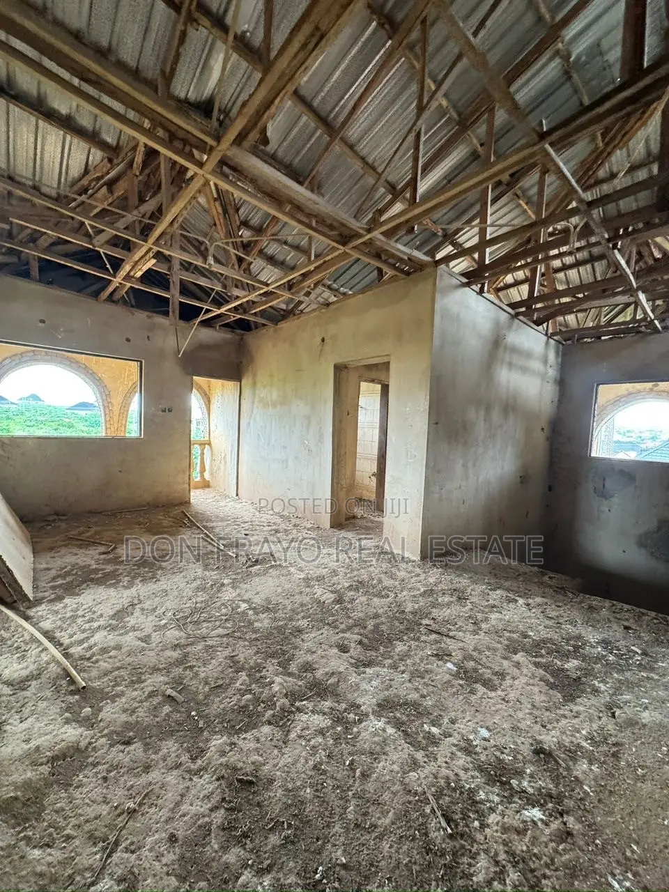 8bdrm Duplex in Ile Tuntun Idishin for sale