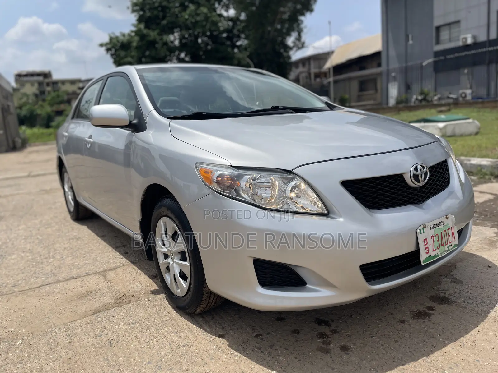 Toyota Corolla LE 4dr Sedan (1.8L 4cyl 4A) 2010 Silver