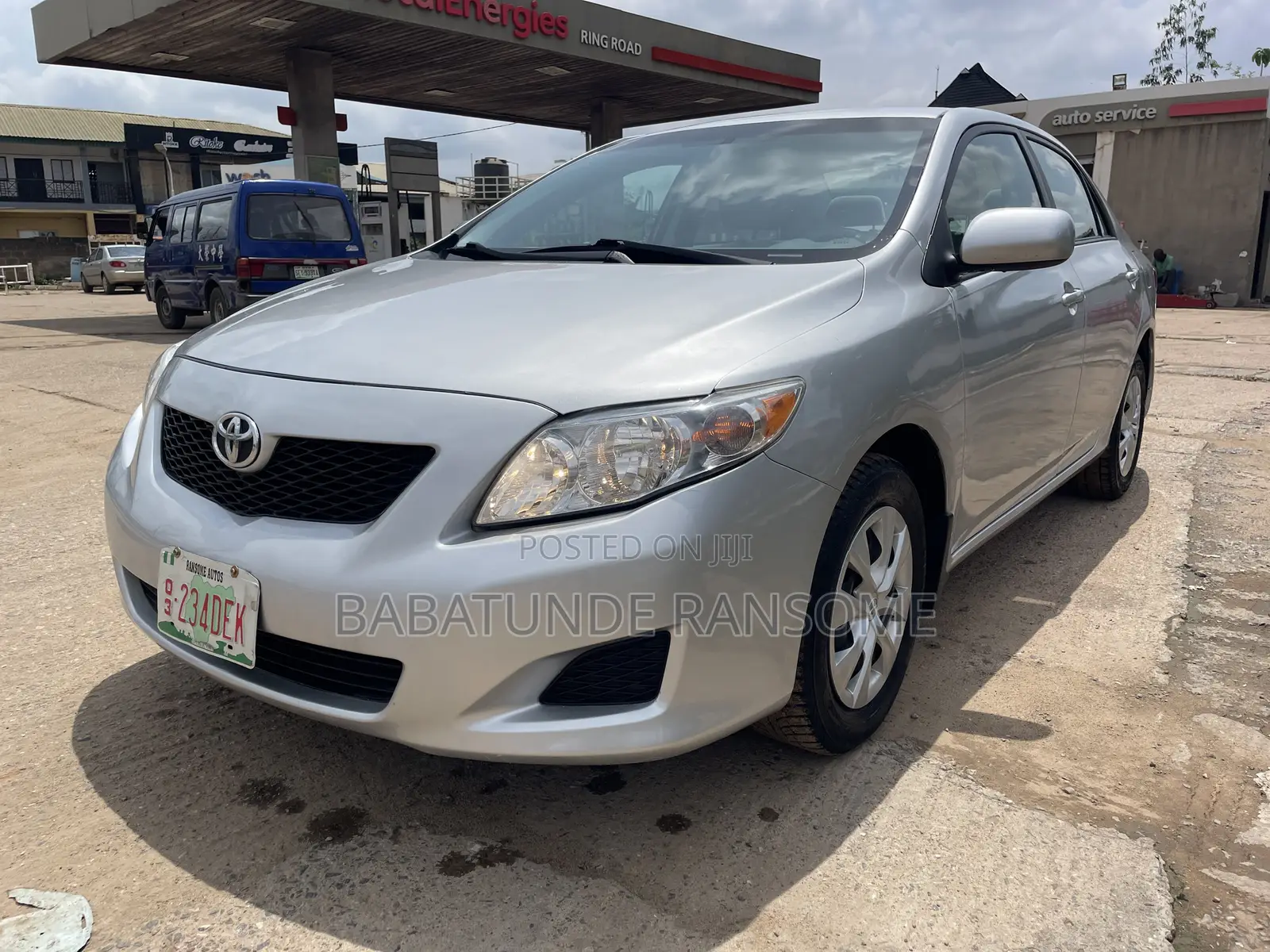 Toyota Corolla LE 4dr Sedan (1.8L 4cyl 4A) 2010 Silver