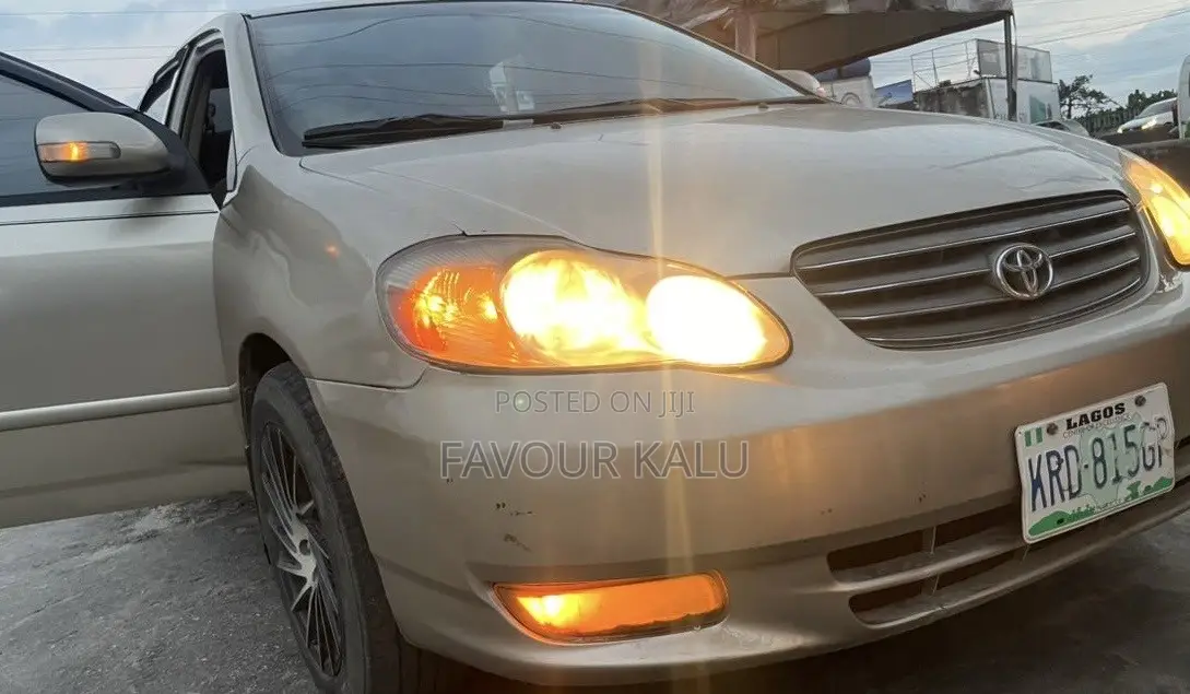 Toyota Corolla CE 2005 Gold