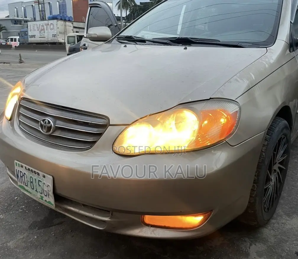 Toyota Corolla CE 2005 Gold