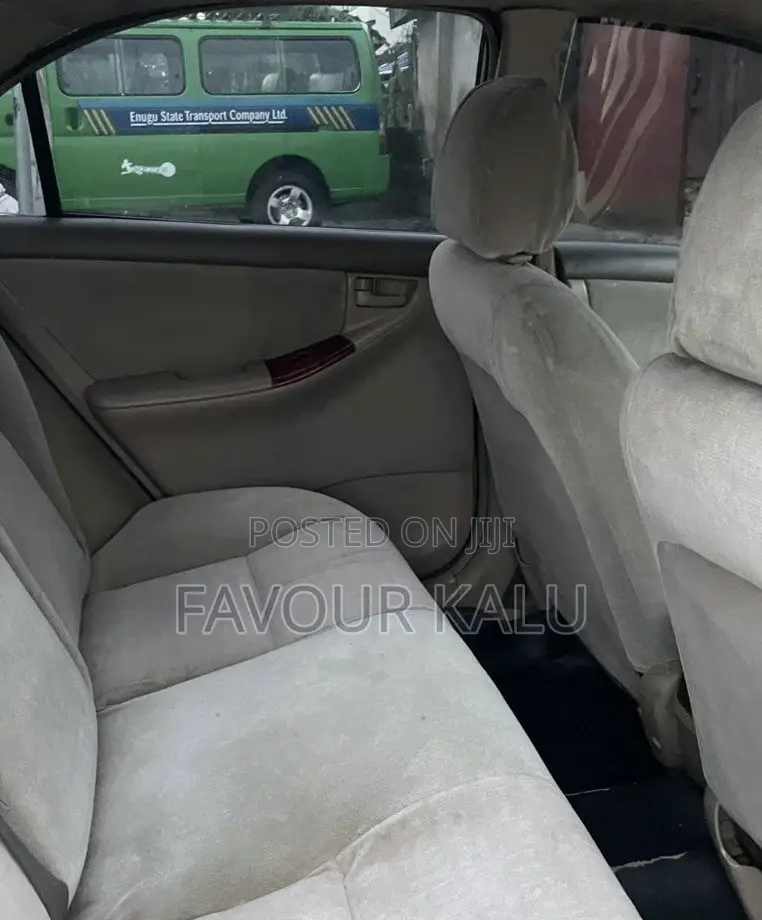 Toyota Corolla CE 2005 Gold