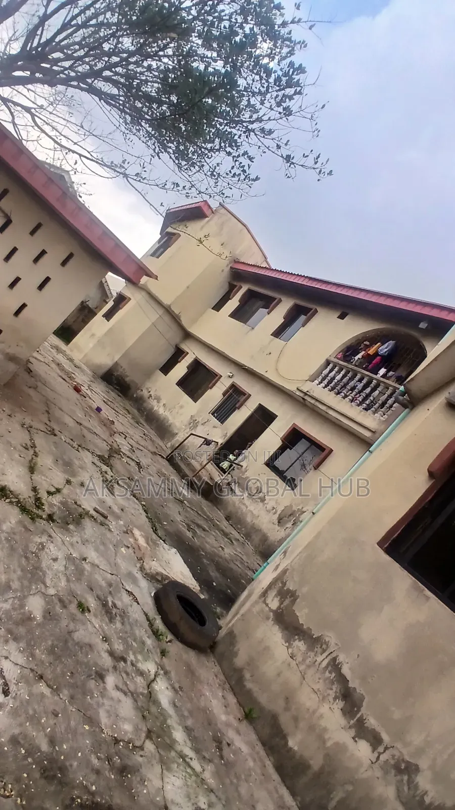12bdrm Block of Flats in Orogun, Ibadan for sale