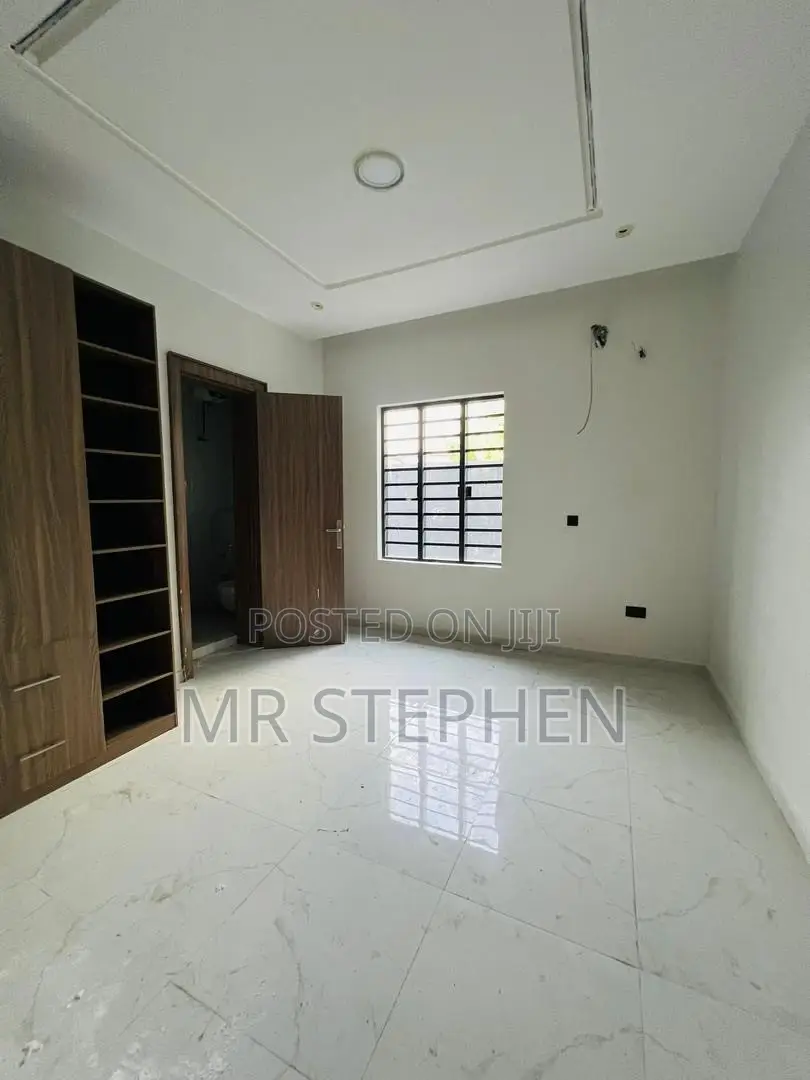 4bdrm Duplex in Adeniyi Jones for sale