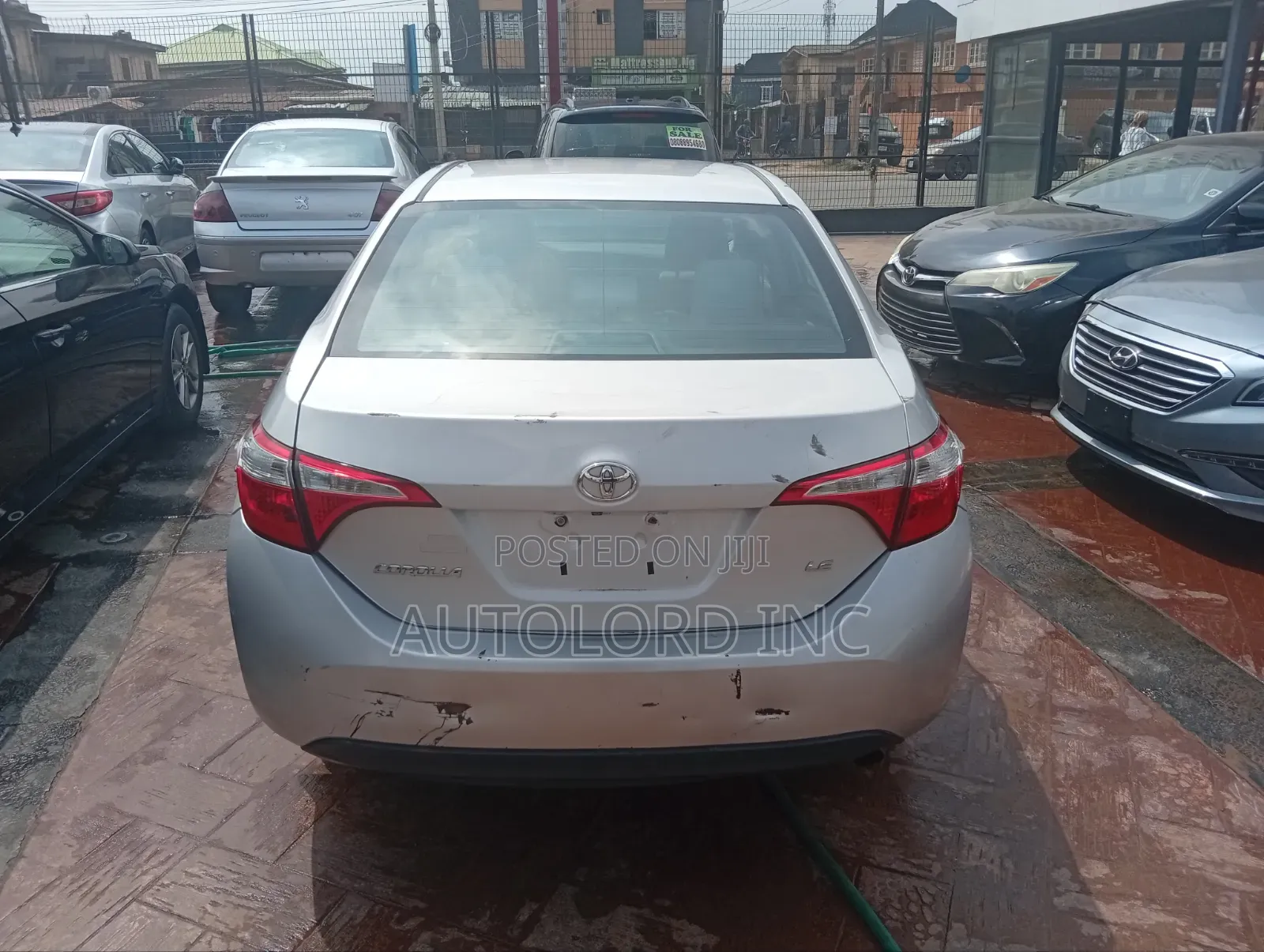 Toyota Corolla LE 4dr Sedan (1.8L 4cyl CVT) 2014 Silver
