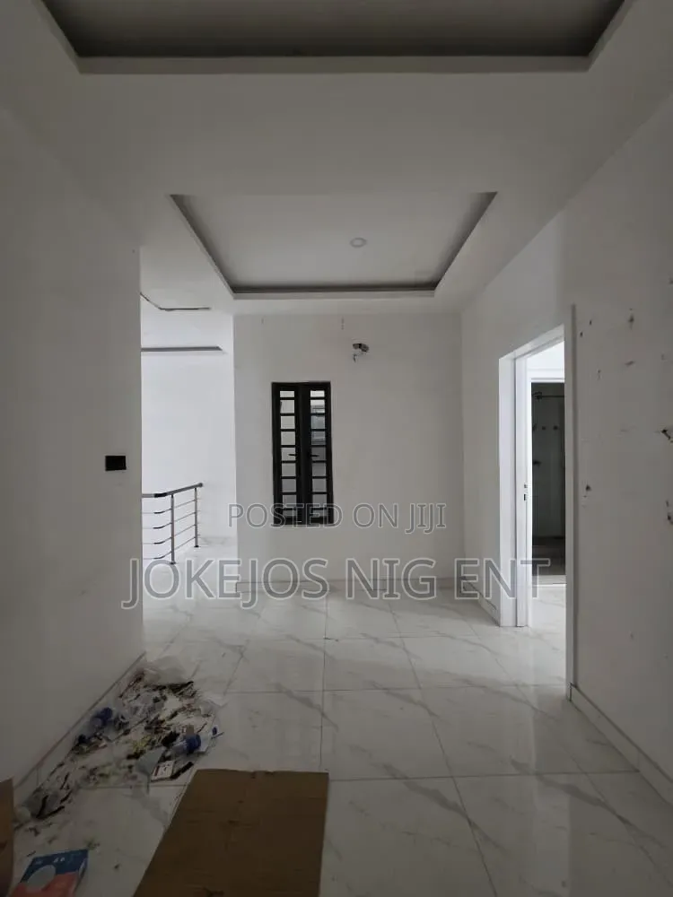 3bdrm Duplex in Van Daniel Estate for sale