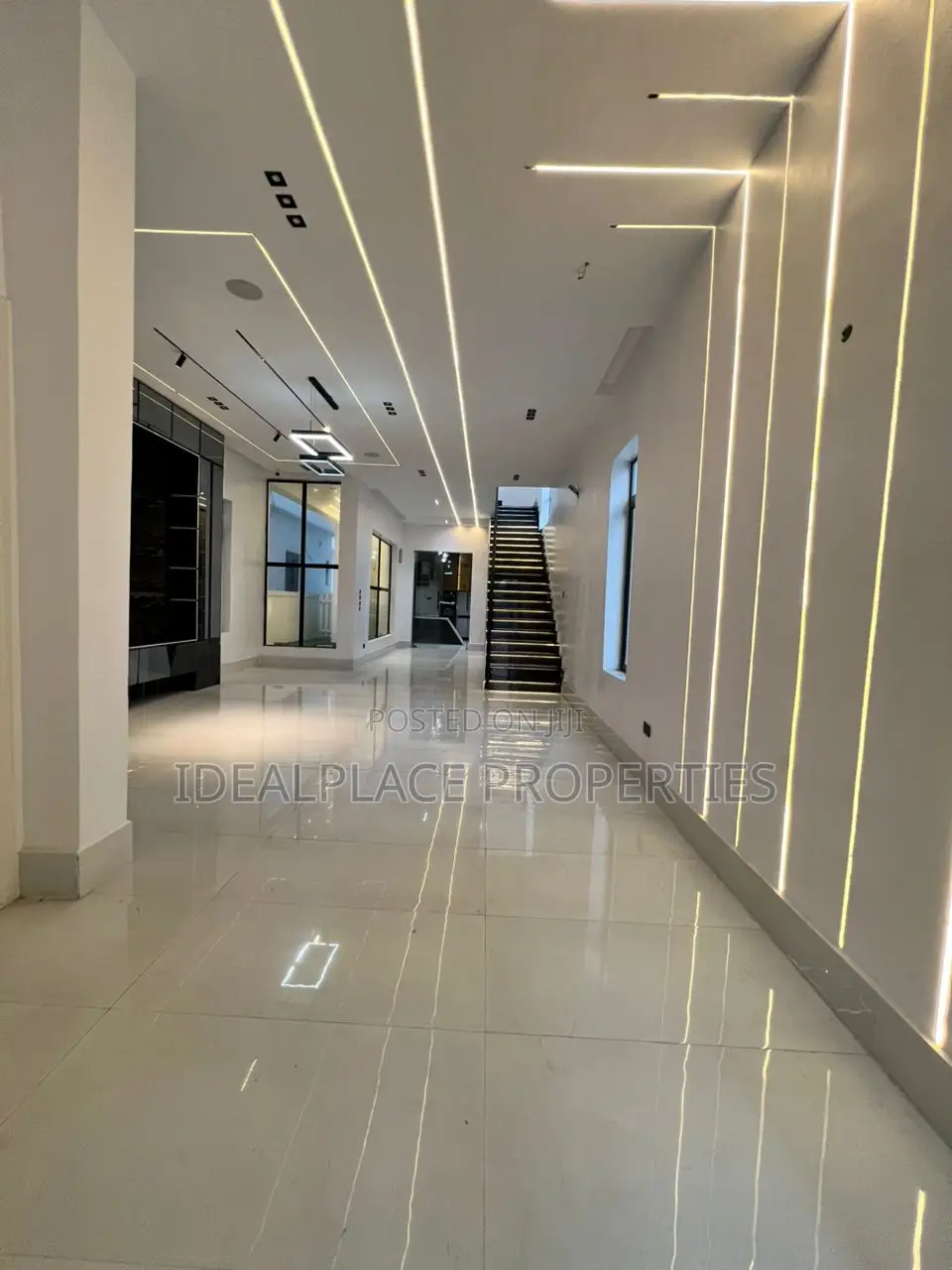 5bdrm Duplex in Ajah for sale