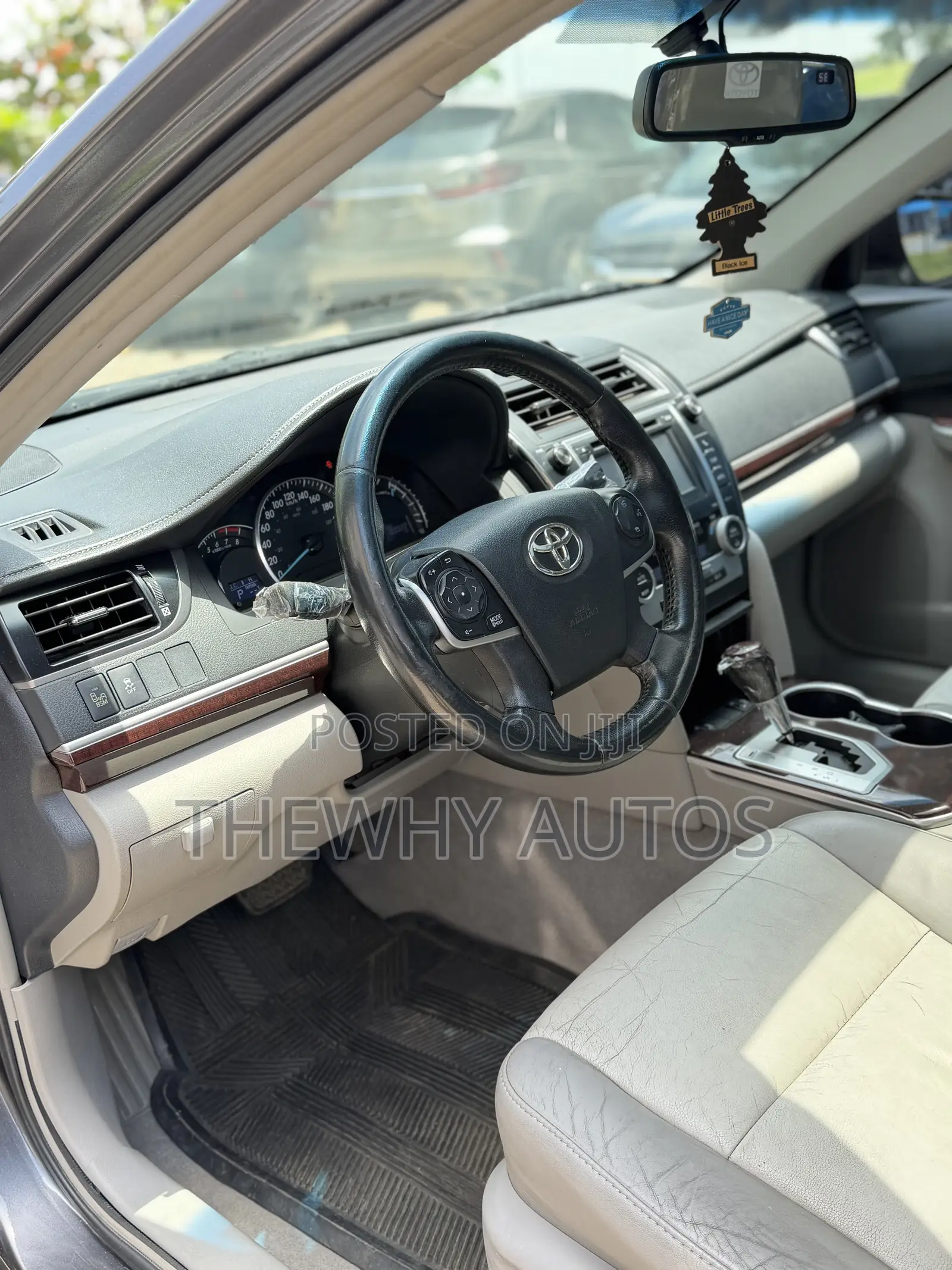 Toyota Camry XLE 4dr Sedan (2.5L 4cyl 6A) 2013 Gray