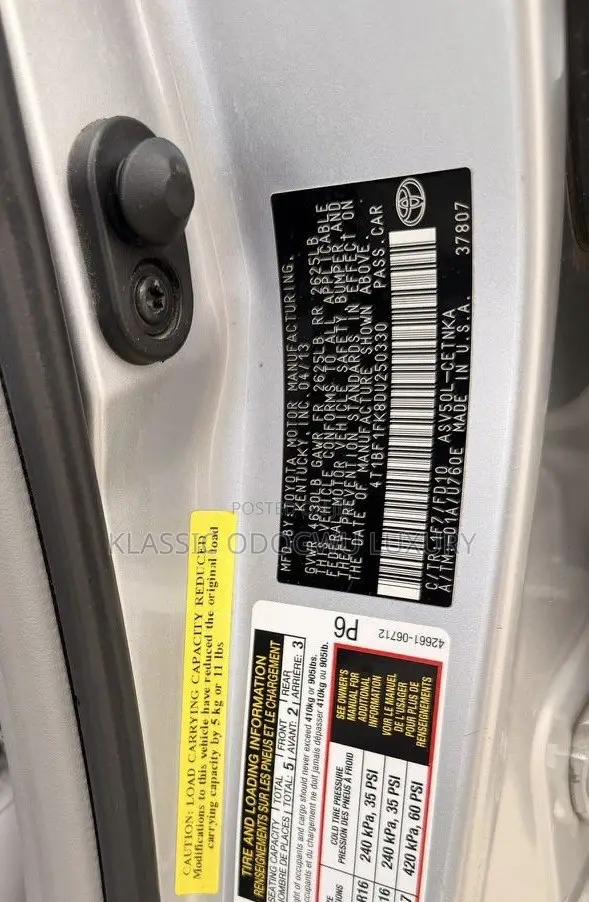 Toyota Camry LE 4dr Sedan (2.5L 4cyl 6A) 2013 Silver