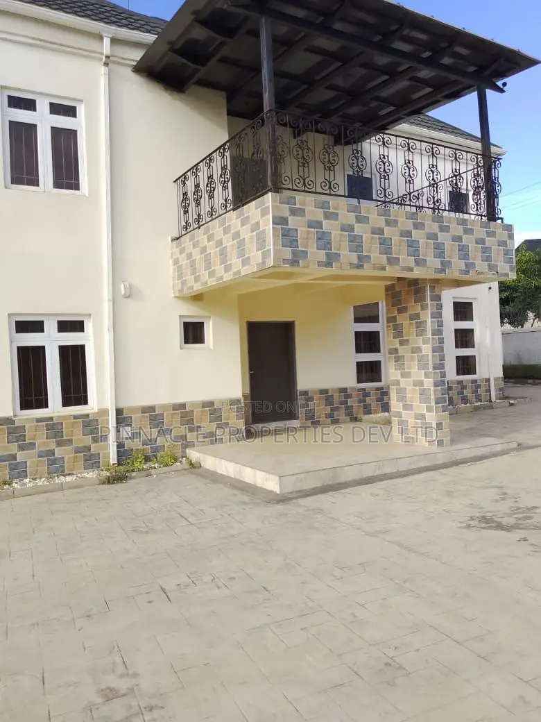 5bdrm Duplex in Admiralty Estate for sale