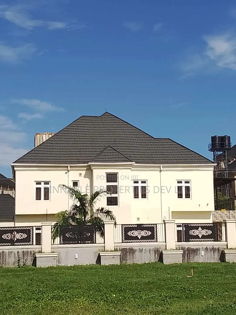 5bdrm Duplex in Admiralty Estate for sale