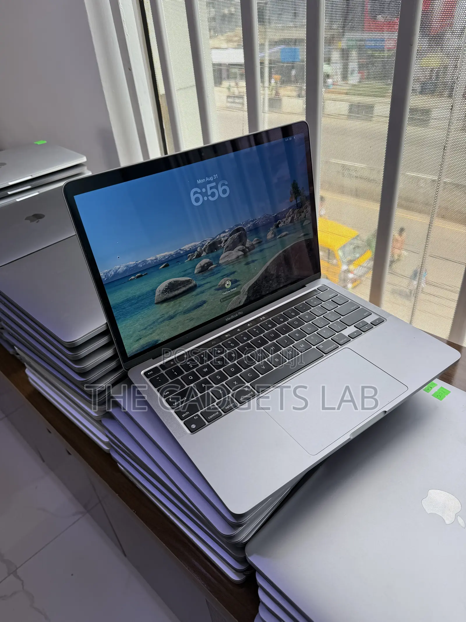 Laptop Apple MacBook Pro 2020 8GB Apple M1 SSD 256GB