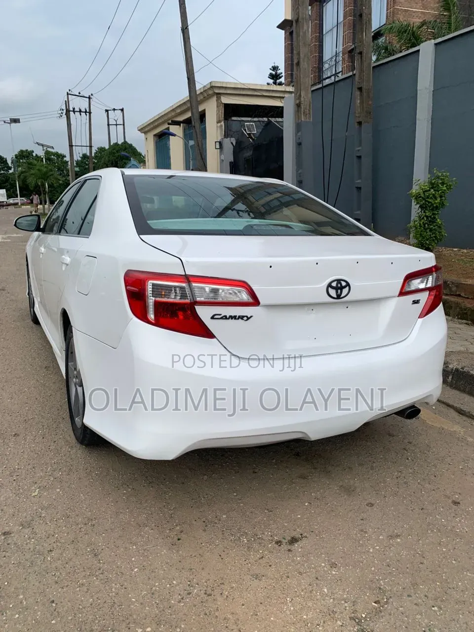 Toyota Camry SE 4dr Sedan (2.5L 4cyl 6A) 2013 White