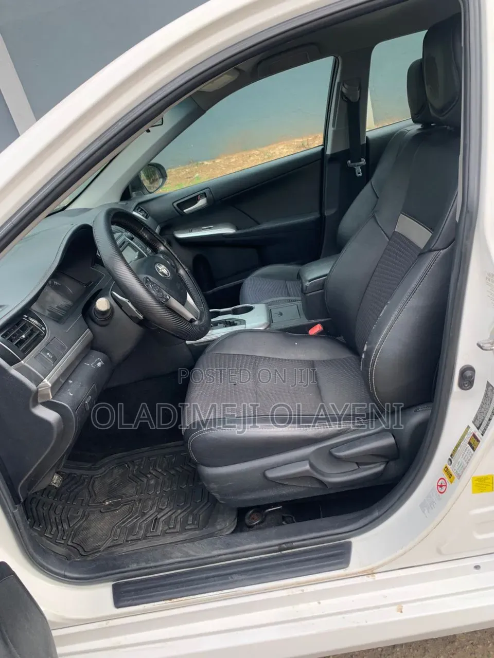 Toyota Camry SE 4dr Sedan (2.5L 4cyl 6A) 2013 White