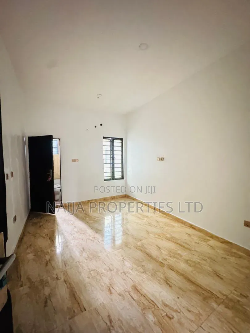 4bdrm Townhouse / Terrace in Lekki County, Ikota for rent