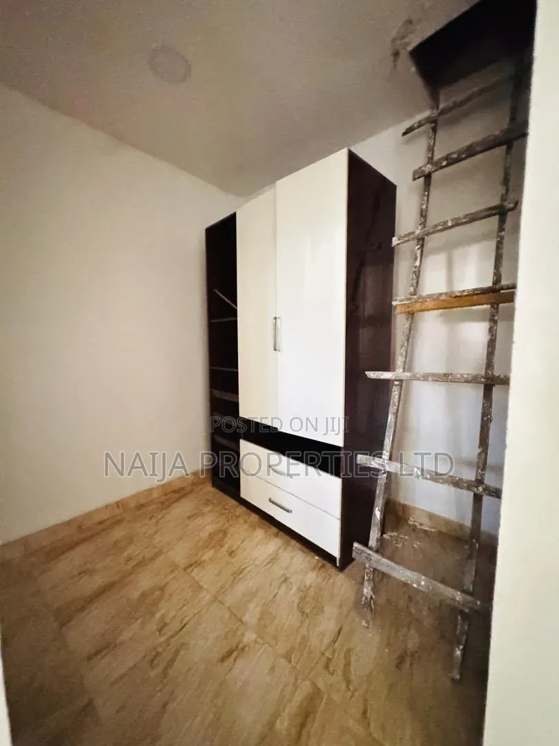 4bdrm Townhouse / Terrace in Lekki County, Ikota for rent